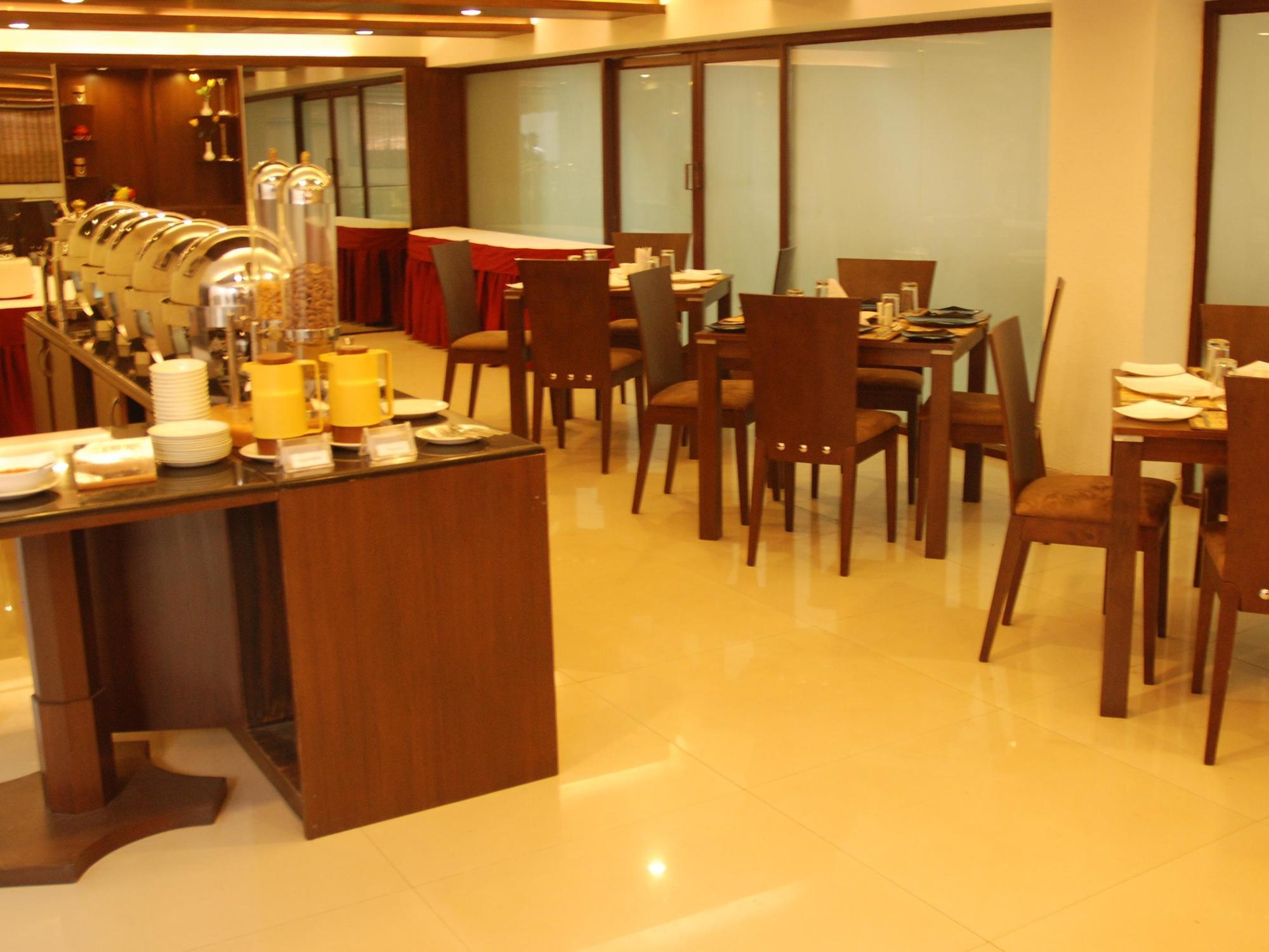 Hotel The Elite Bangalore Exterior foto